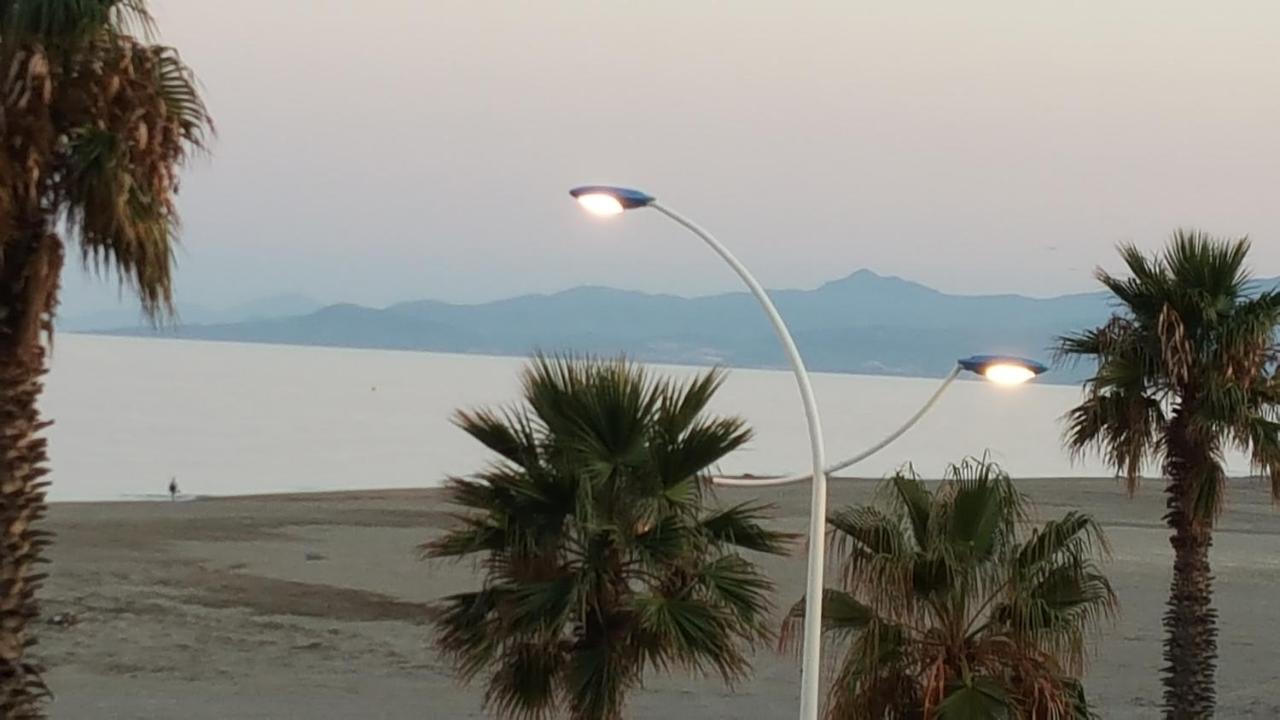 Ferienwohnung Beau T2 Au Calme Avec Parking Sublime Vue Sur Port Canet-en-Roussillon Exterior foto